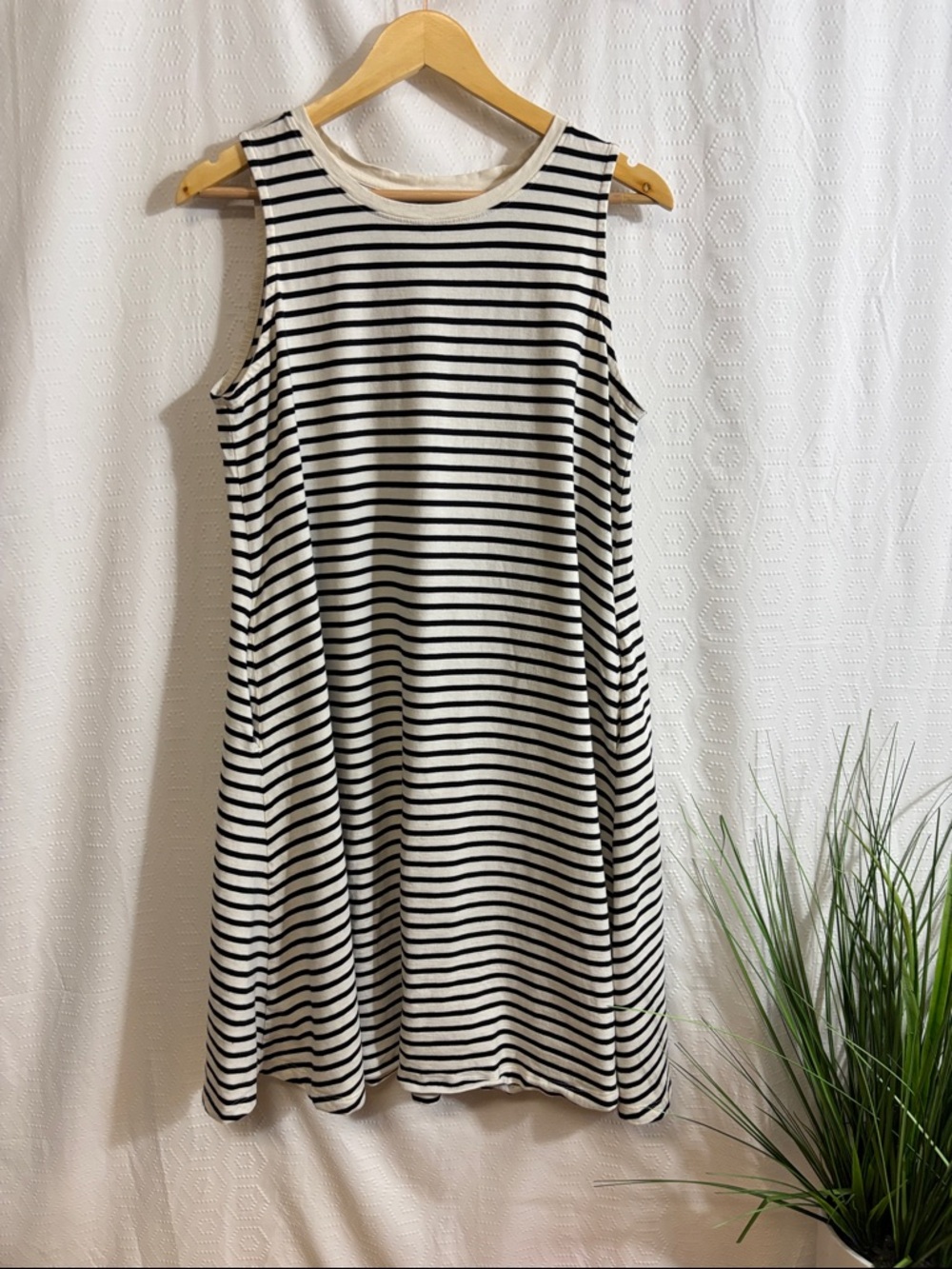 Universal Standard midi Dress Sz XS Black White Striped